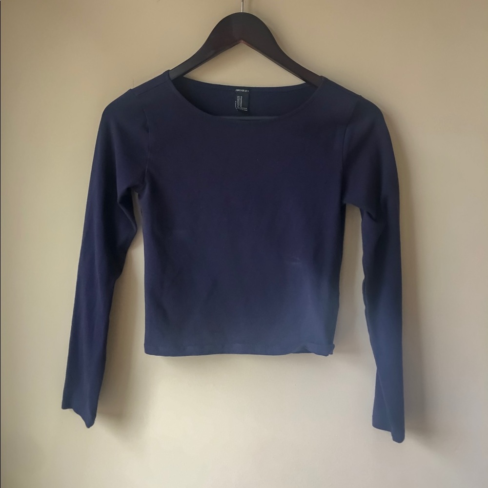 Long-sleeved Crop Top